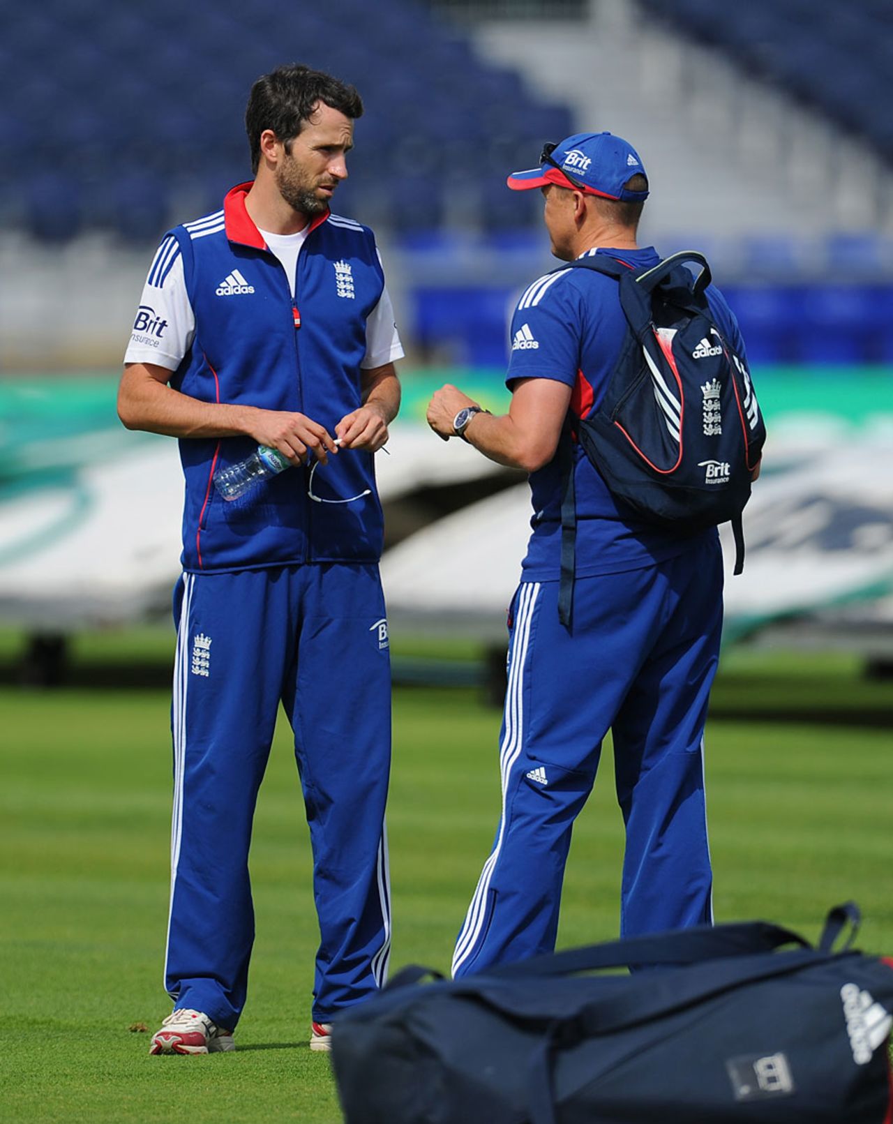 Graham Onions chats with Andy Flower, Chester-le-Street, August 7, 2013