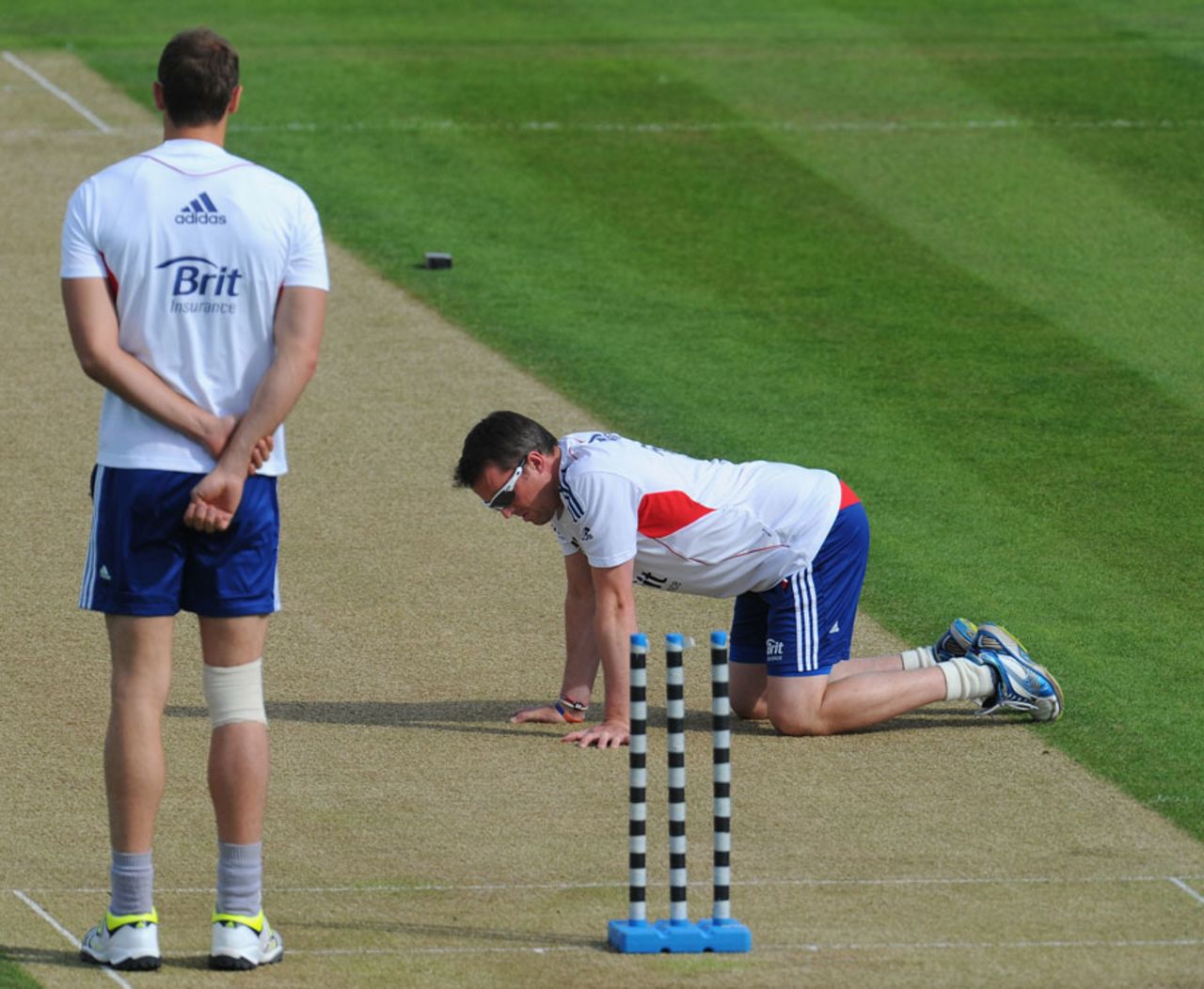 Graeme Swann has a good look at the pitch, Chester-le-Street, August 8, 2013