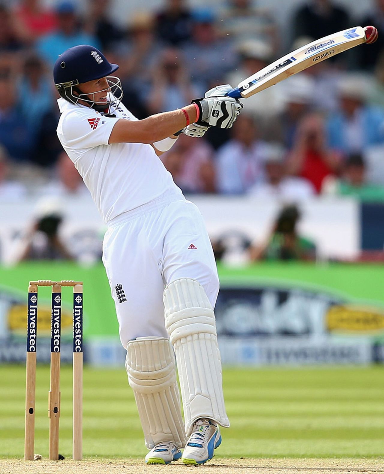 Joe Root pulls a short one, England v Australia, 4th Investec Ashes Test, Chester-le-Street, 1st day, August 9, 2013