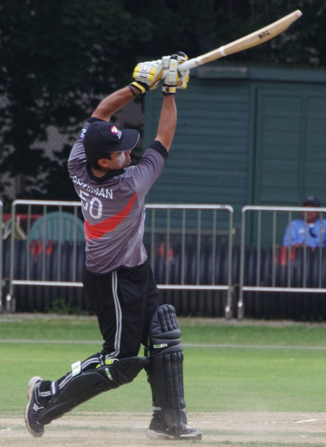 Shaiman Anwar hits a six to win the game, Canada v United Arab Emirates, 2nd T20, Toronto, August 11, 2013