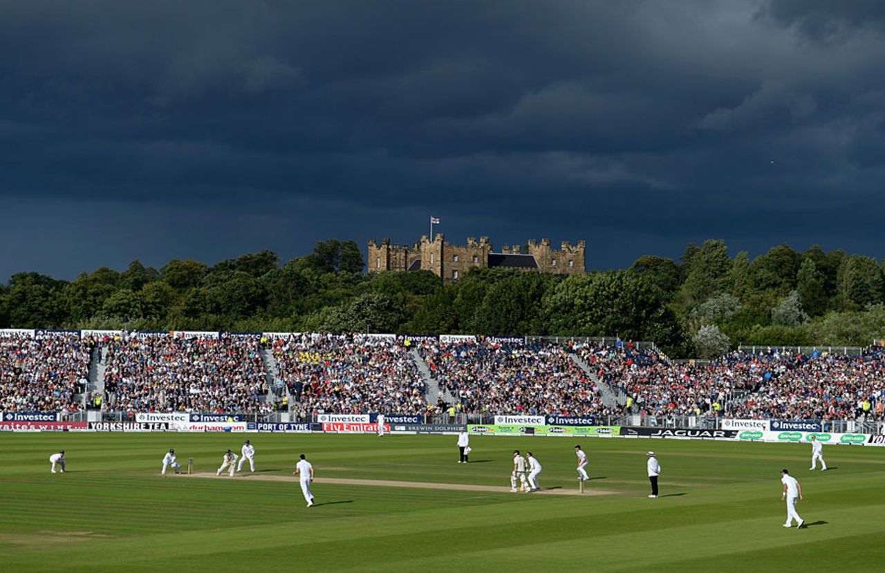 Storm clouds gathering over England?, England v Australia, 4th Investec Test, 4th day, Chester-le-Street, August 12, 2013