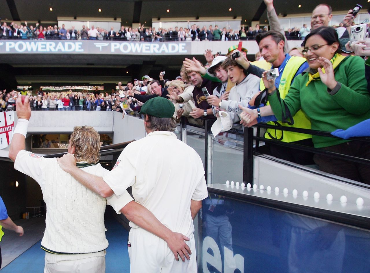 Shane Warne and Glenn McGrath wave at the crowd during the final Test at the MCG, Australia v England, 4th Test, Melbourne, December 28, 2006