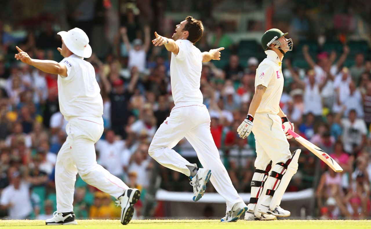 James Anderson celebrates the wicket of Michael Clarke, Australia v England, 5th Test, Sydney, 4th day, January 6, 2011