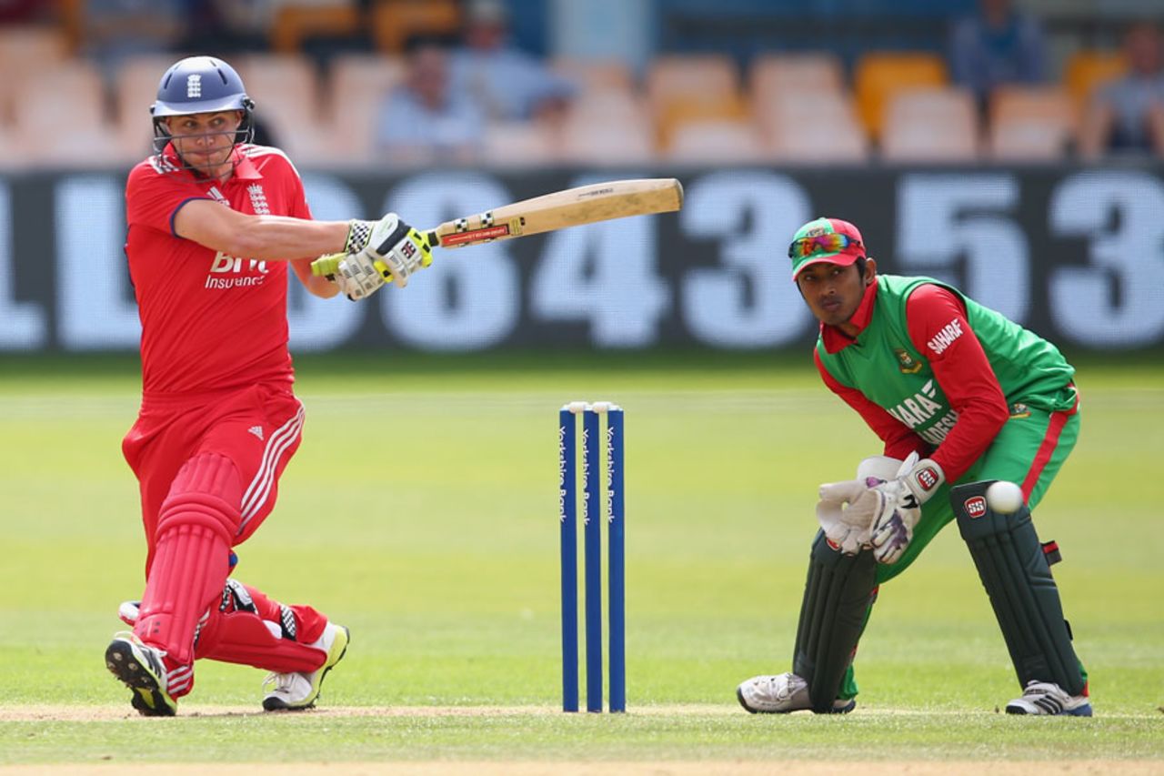Luke Wright pulls during his century, England Lions v Bangladesh A, 1st unofficial ODI, Bristol, August 20, 2013