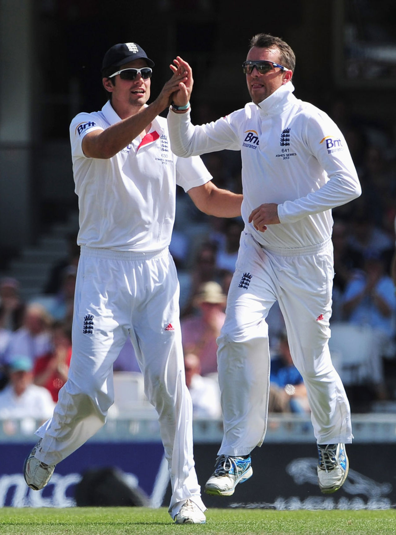 Graeme Swann broke a 107-run stand for the second wicket, England v Australia, 5th Investec Test, The Oval, 1st day, August 21, 2013