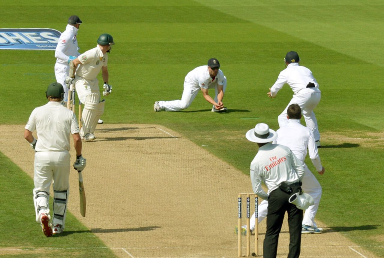 Jonathan Trott clings on to an edge off Chris Rogers, England v Australia, 5th Investec Test, The Oval, 1st day, August 21, 2013