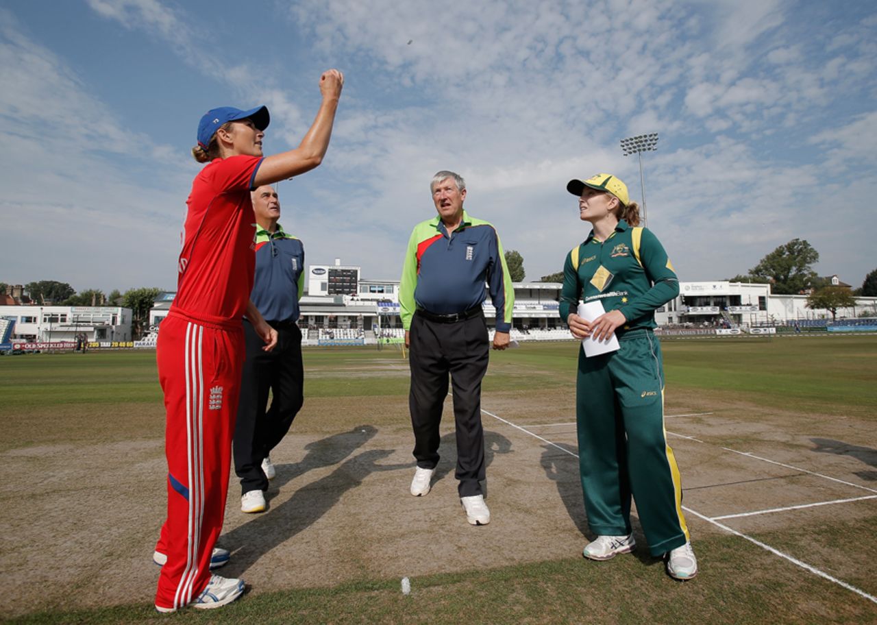 Charlotte Edwards tosses the coin, England v Australia, 2nd women's ODI, Hove, August 23, 2013