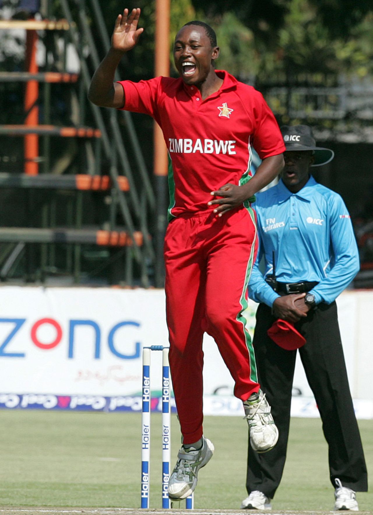 Tendai Chatara picked up two early wickets, Zimbabwe v Pakistan, 1st T20, Harare, August 23, 2013