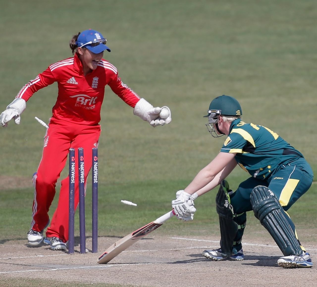 Sarah Taylor stumps Jess Cameron, England v Australia, 3rd women's ODI, Hove, August 25, 2013