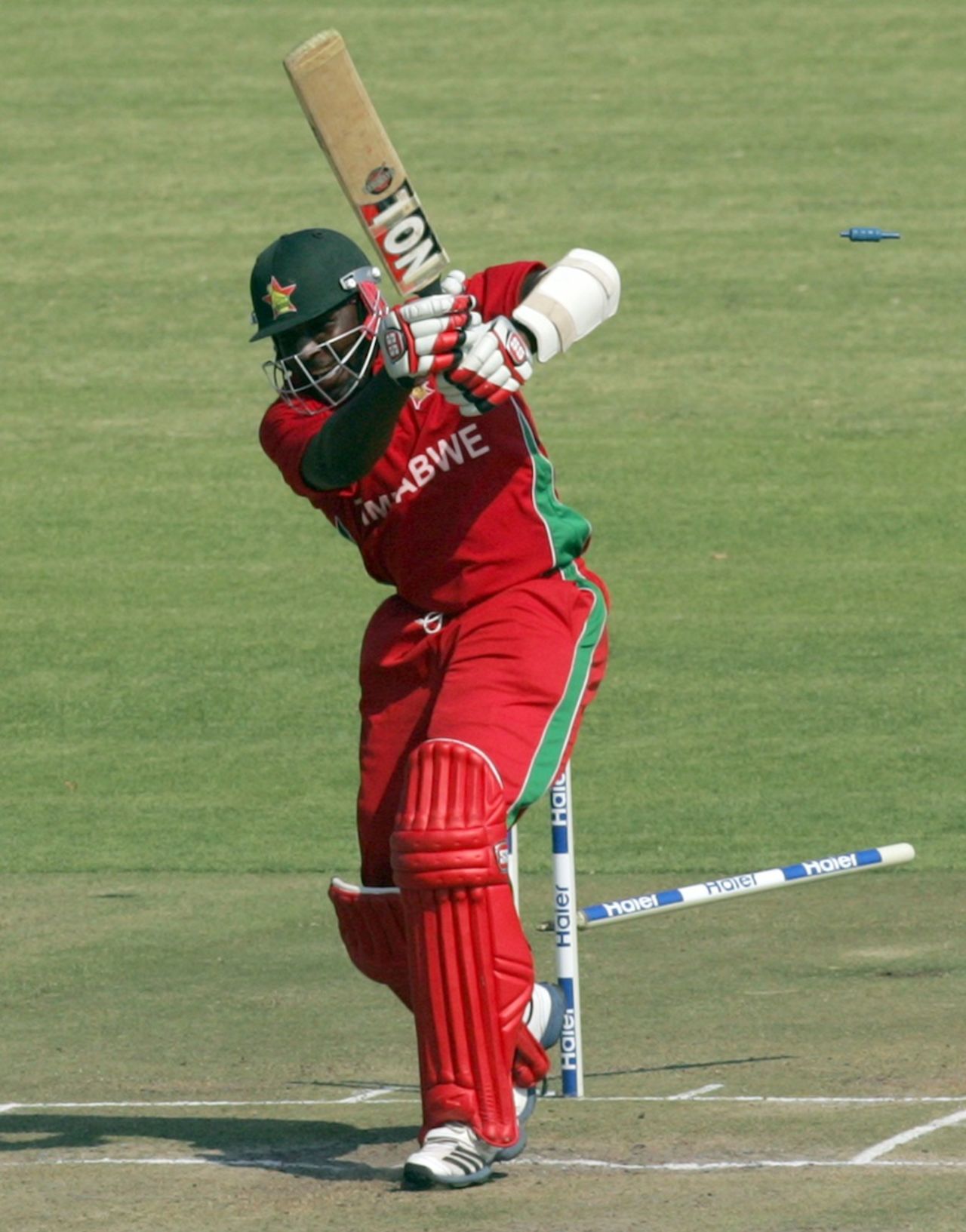Hamilton Masakadza was bowled by Junaid Khan, Zimbabwe v Pakistan, 2nd ODI, Harare, August 29, 2013