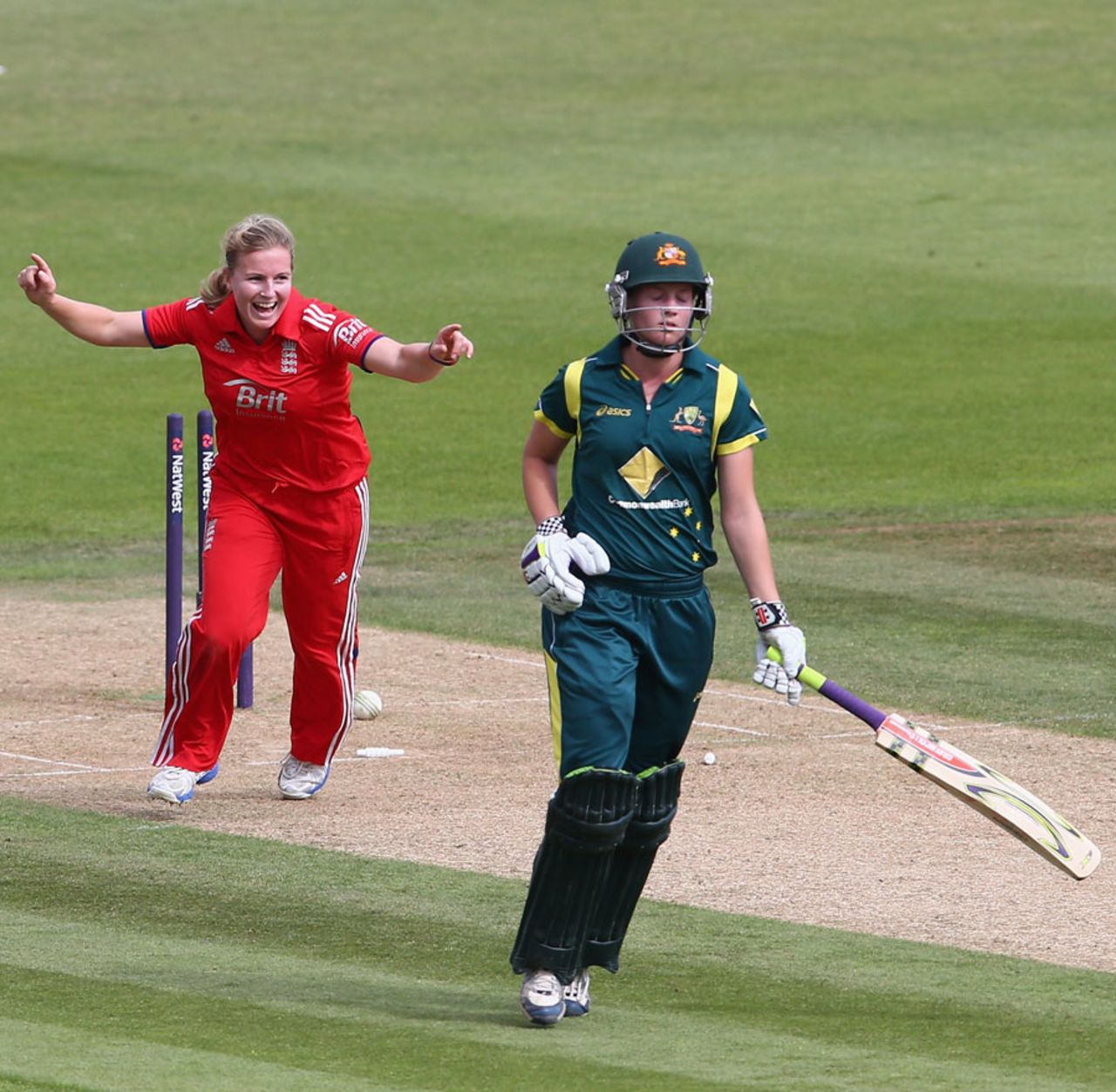 Holly Colvin run out Meg Lanning backing up, England v Australia, 2nd women's T20, Ageas Bowl, August 29, 2013