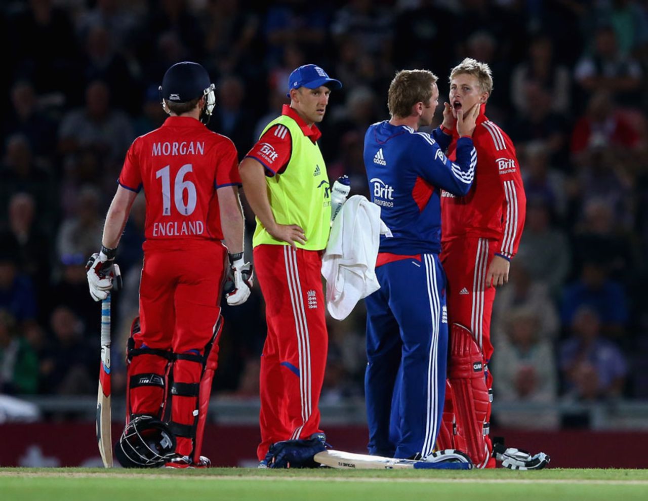 Joe Root needed treatment after being struck in the face, England v Australia, 1st T20, Ageas Bowl, August 29, 2013