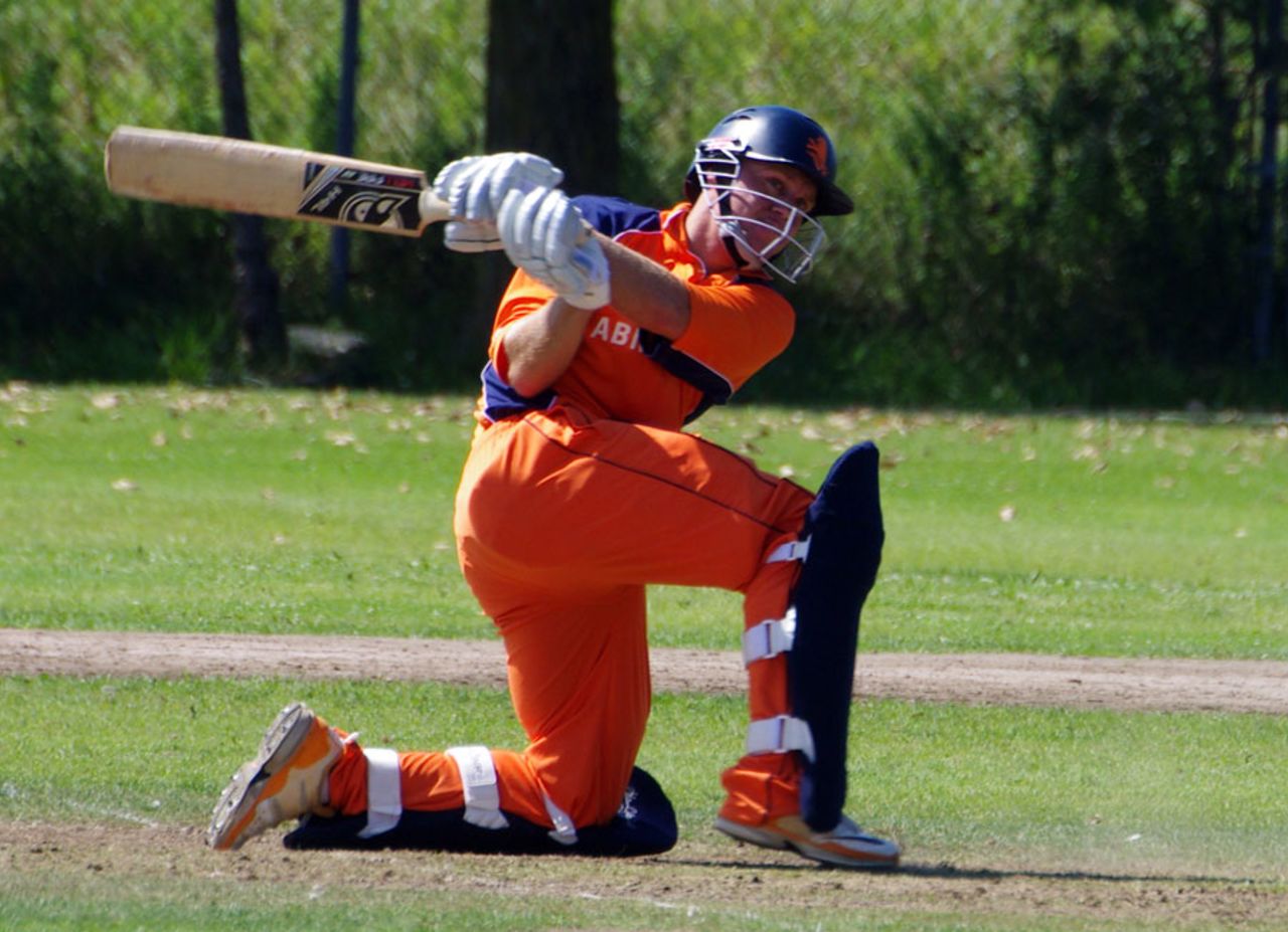 Stephan Myburgh hit an unbeaten 52 as Netherlands chased 68, Canada v Netherlands, World Cricket League Championship, King City, August 29, 2013
