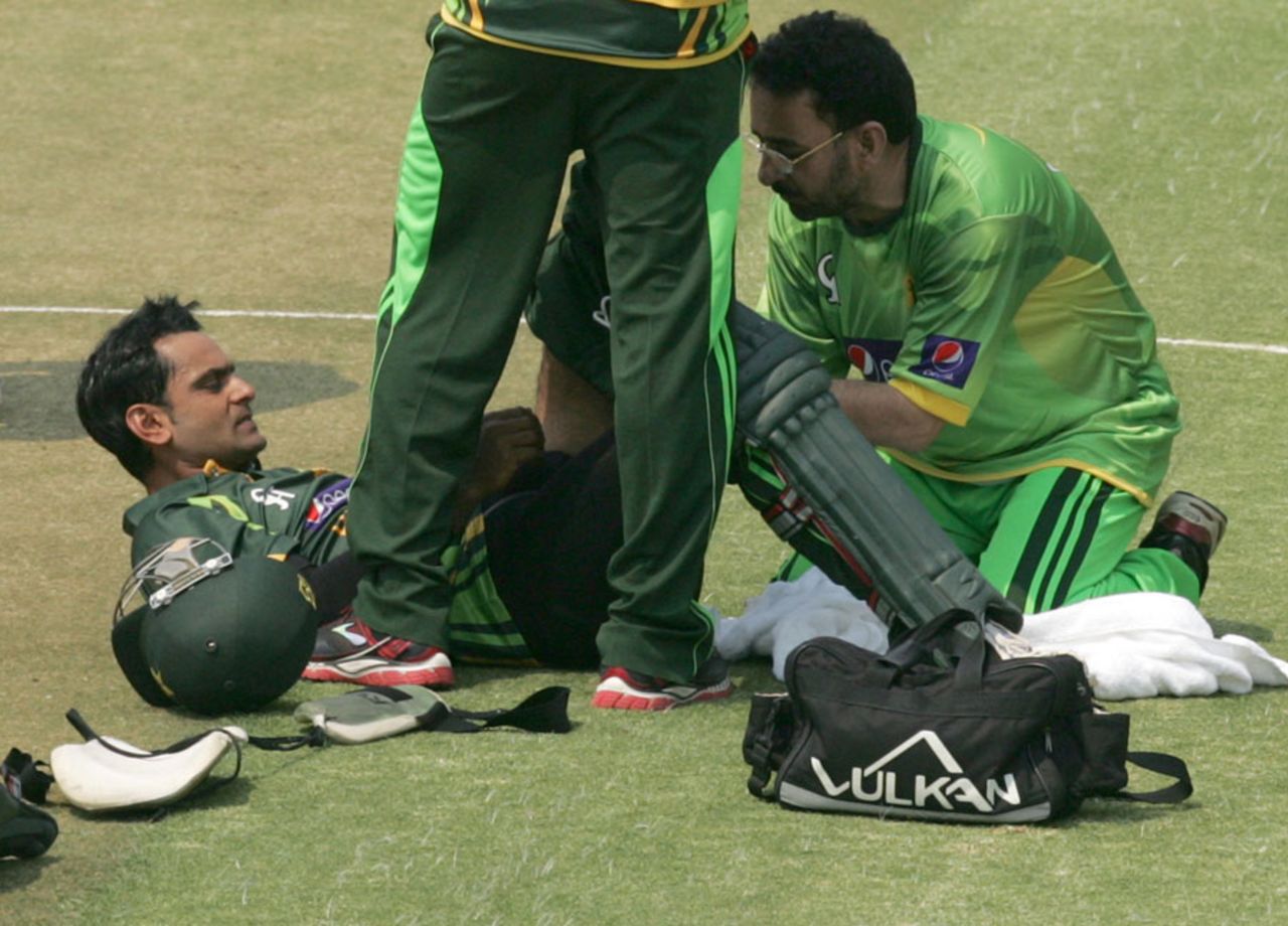 Mohammad Hafeez getting treatment on his hamstring, Zimbabwe v Pakistan, 3rd ODI, Harare, August 31, 2013