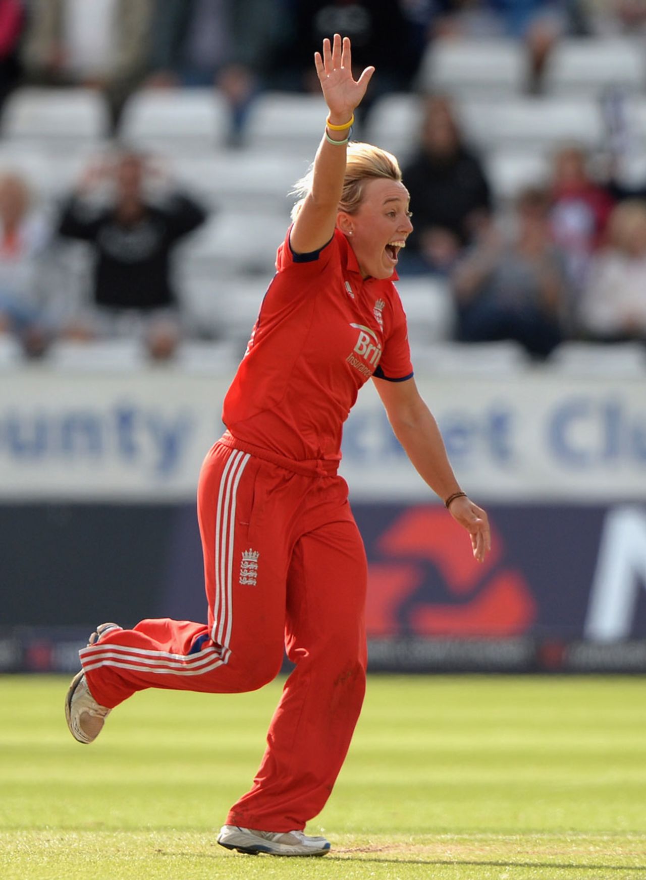 Danielle Hazell claimed two wickets in an over, England v Australia, 3rd women's T20, Chester-le-Street, August 31, 2013