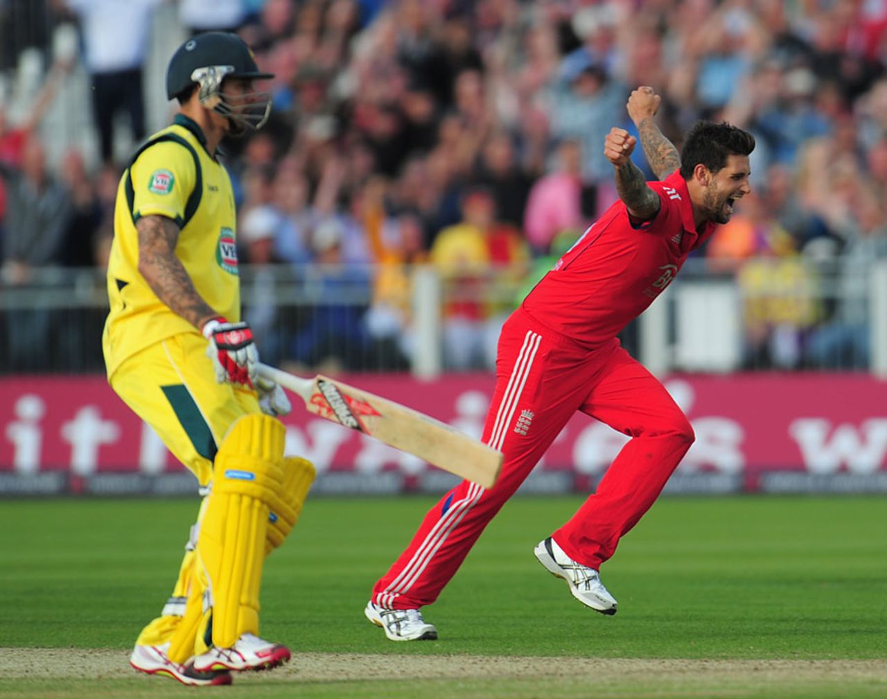 Jade Dernbach was the pick of England's quick bowlers, England v Australia, 2nd T20, Chester-le-Street, August 31, 2013
