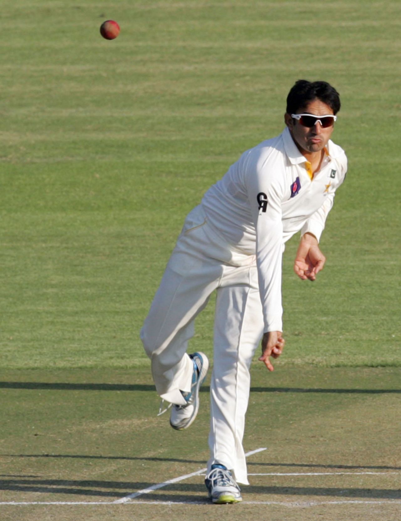Saeed Ajmal in his delivery stride, Zimbabwe v Pakistan, 1st Test, Harare, 2nd day, September 4, 2013