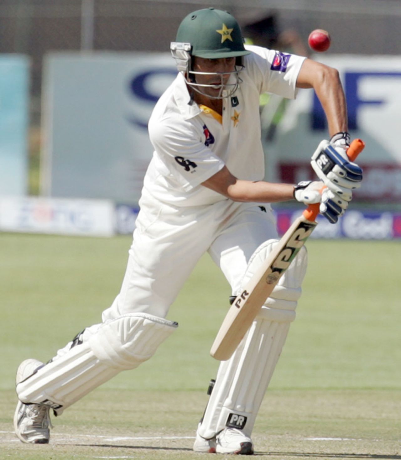 Younis Khan stoic in defence, Zimbabwe v Pakistan, 1st Test, 3rd day, Harare, September 5, 2013