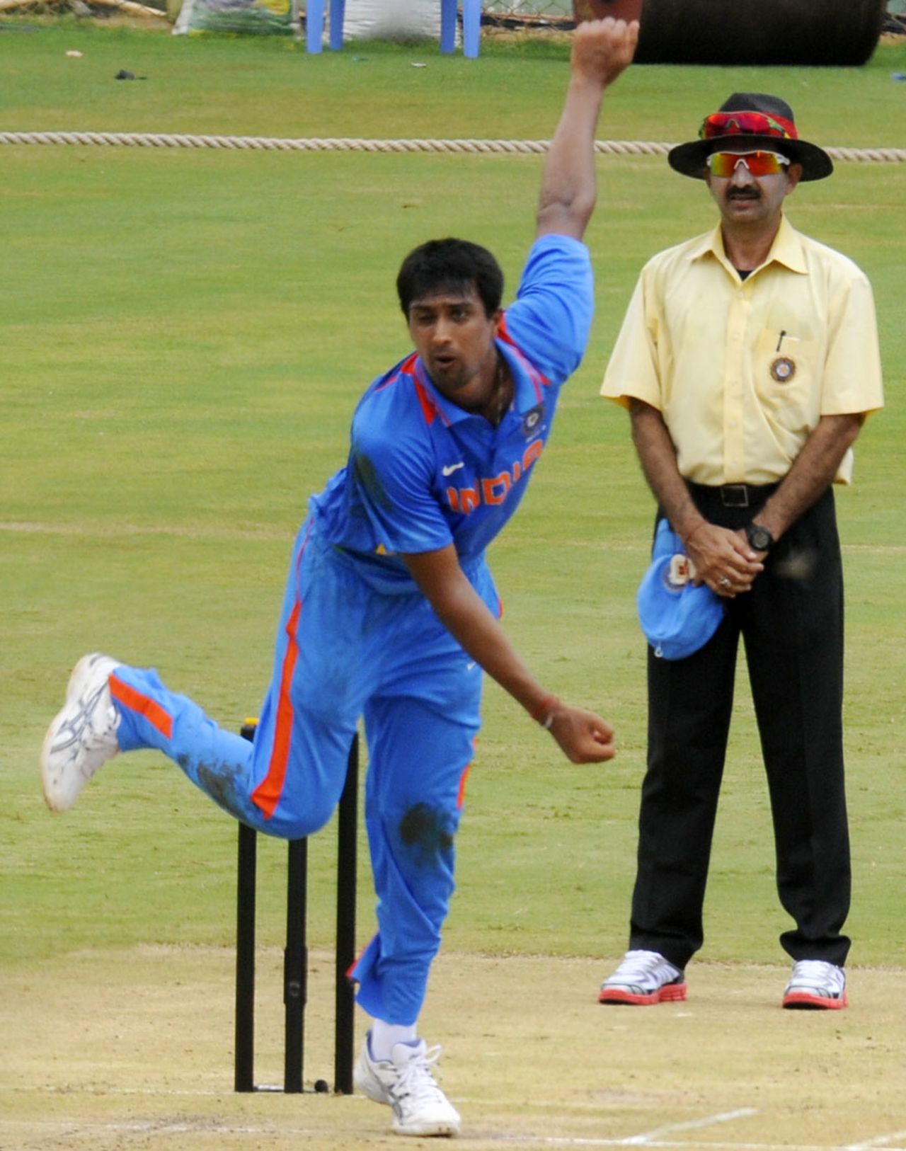 Rahul Sharma bowls against New Zealand A, India A v New Zealand A, 1st unofficial ODI, Visakhapatnam, September 8, 2013