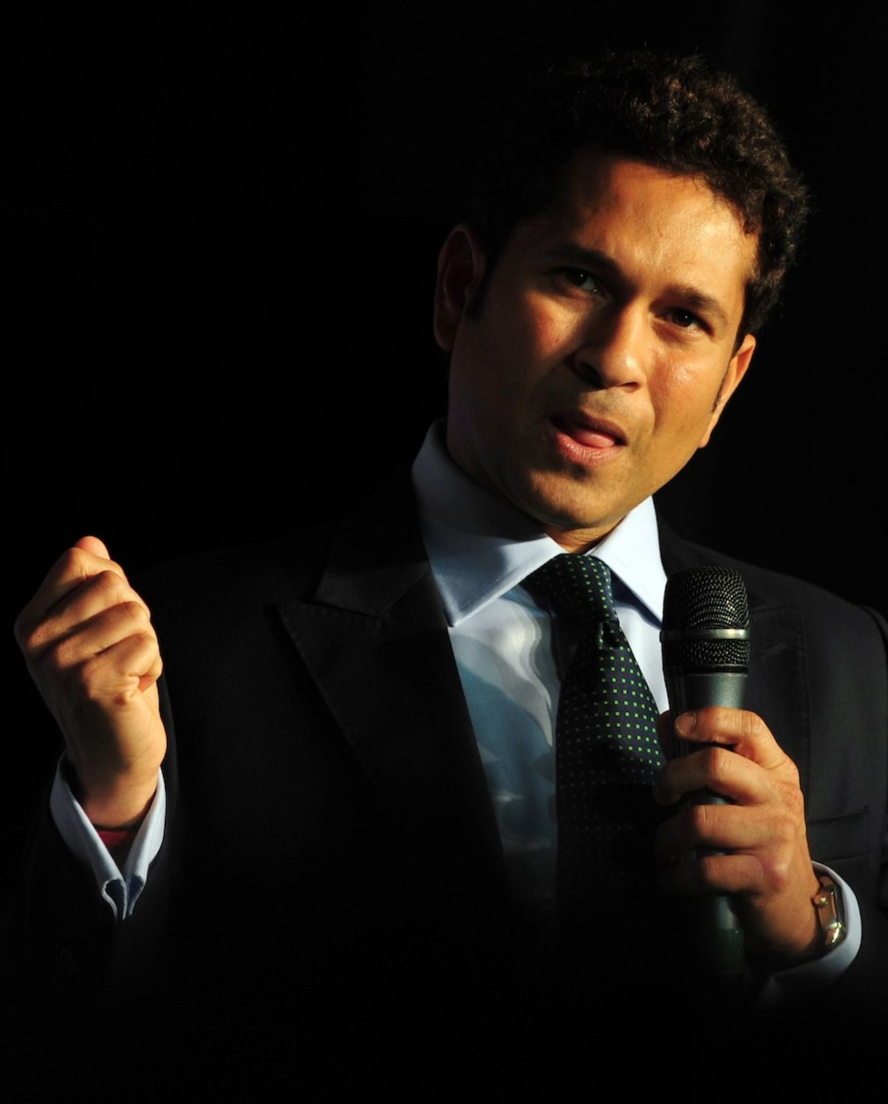 Sachin Tendulkar addresses the crowd during an event, Mumbai, September 6, 2013