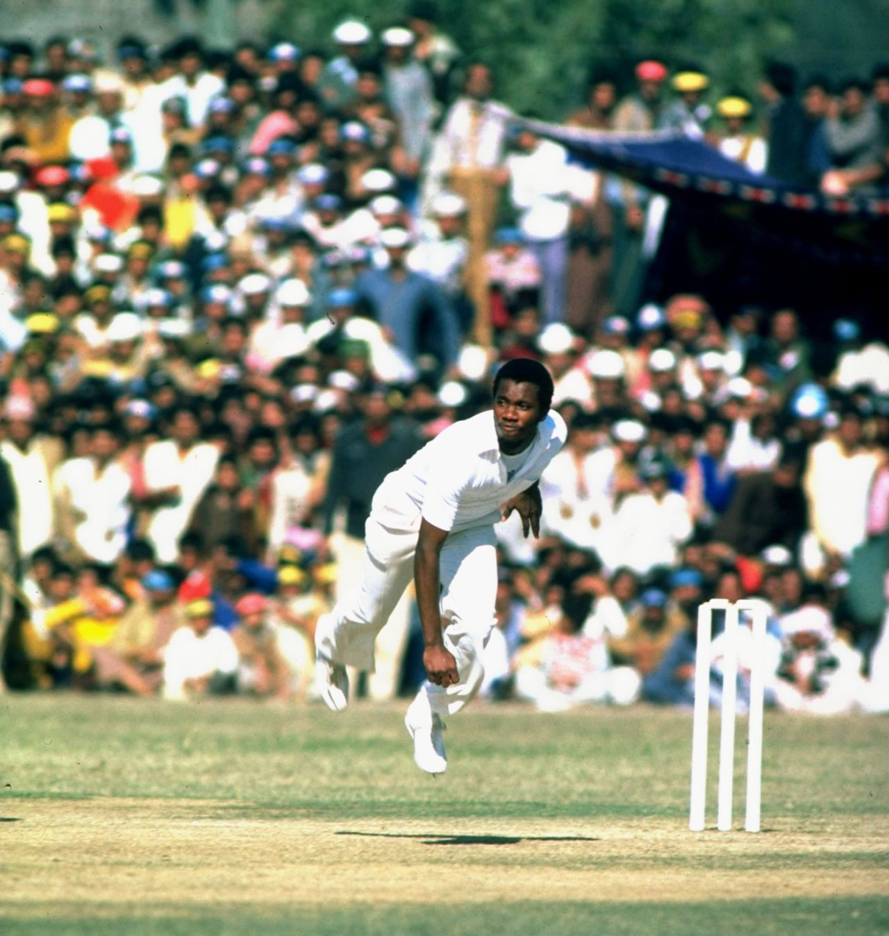 Malcolm Marshall took 4 for 52 in Pakistan's second innings, Pakistan v West Indies, 2nd Test, Faisalabad, 4th day, December 12, 1980