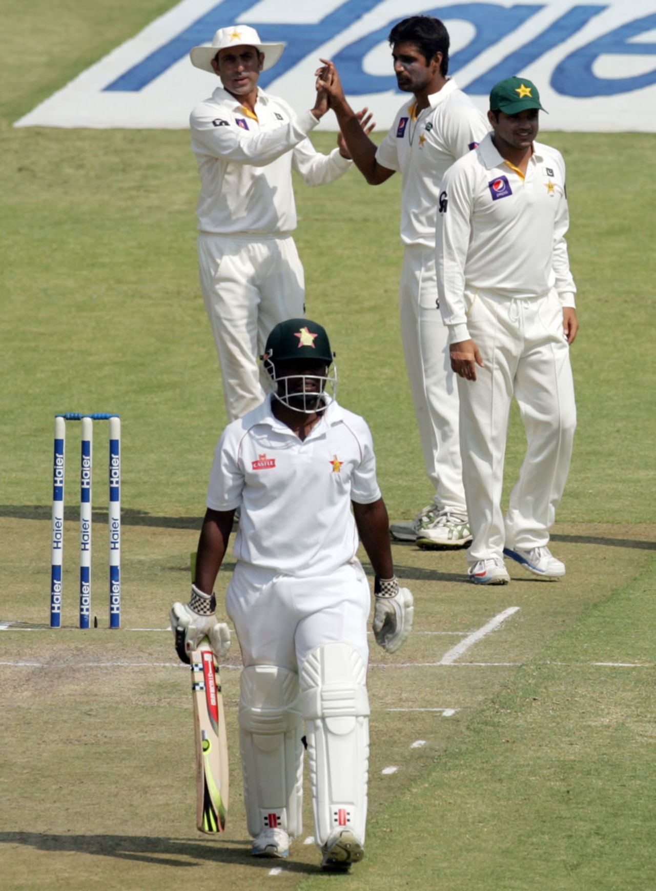Prosper Utseya was dismissed early by Rahat Ali, Zimbabwe v Pakistan, 2nd Test, Harare, 3rd day, September 12, 2013