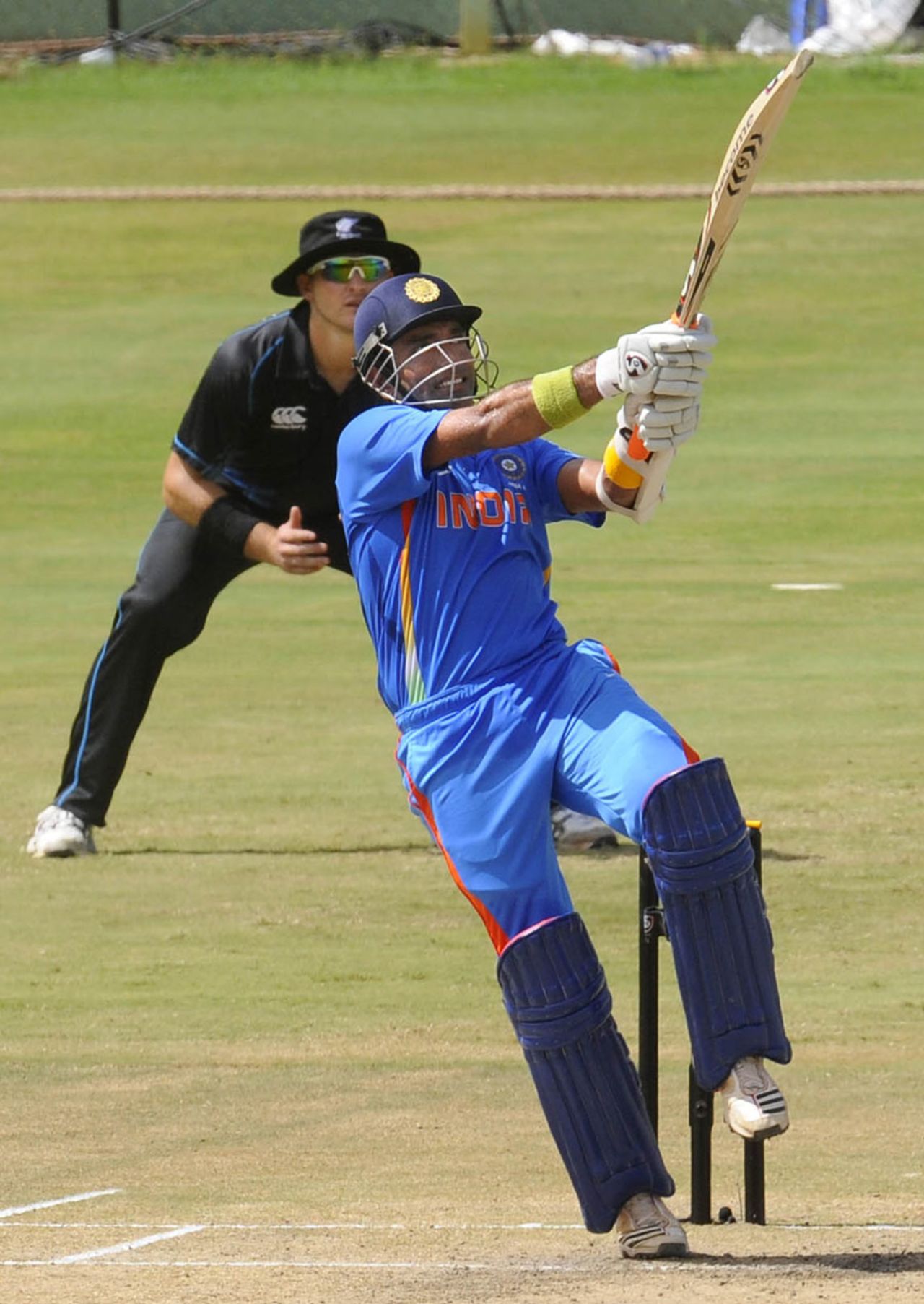 Robin Uthappa on his way to 46, India A v New Zealand A, 3rd unofficial ODI, Visakhapatnam, September 12, 2013