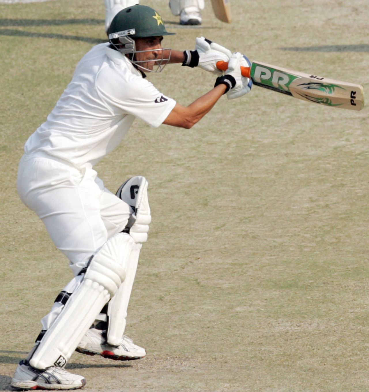 Younis Khan was bowled by Brian Vitori for 29, Zimbabwe v Pakistan, 2nd Test, Harare, 4th day, September 13, 2013