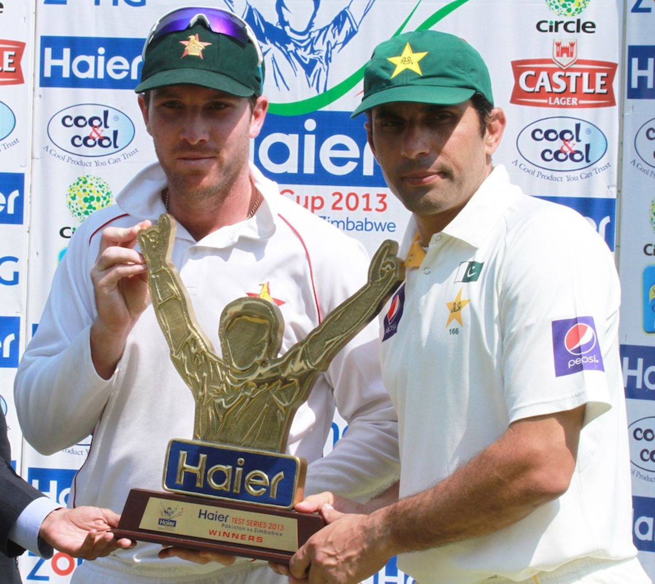 Brendan Taylor and Misbah-ul-Haq shared the trophy , Zimbabwe v Pakistan, 2nd Test, Harare, 5th day, September 14, 2013