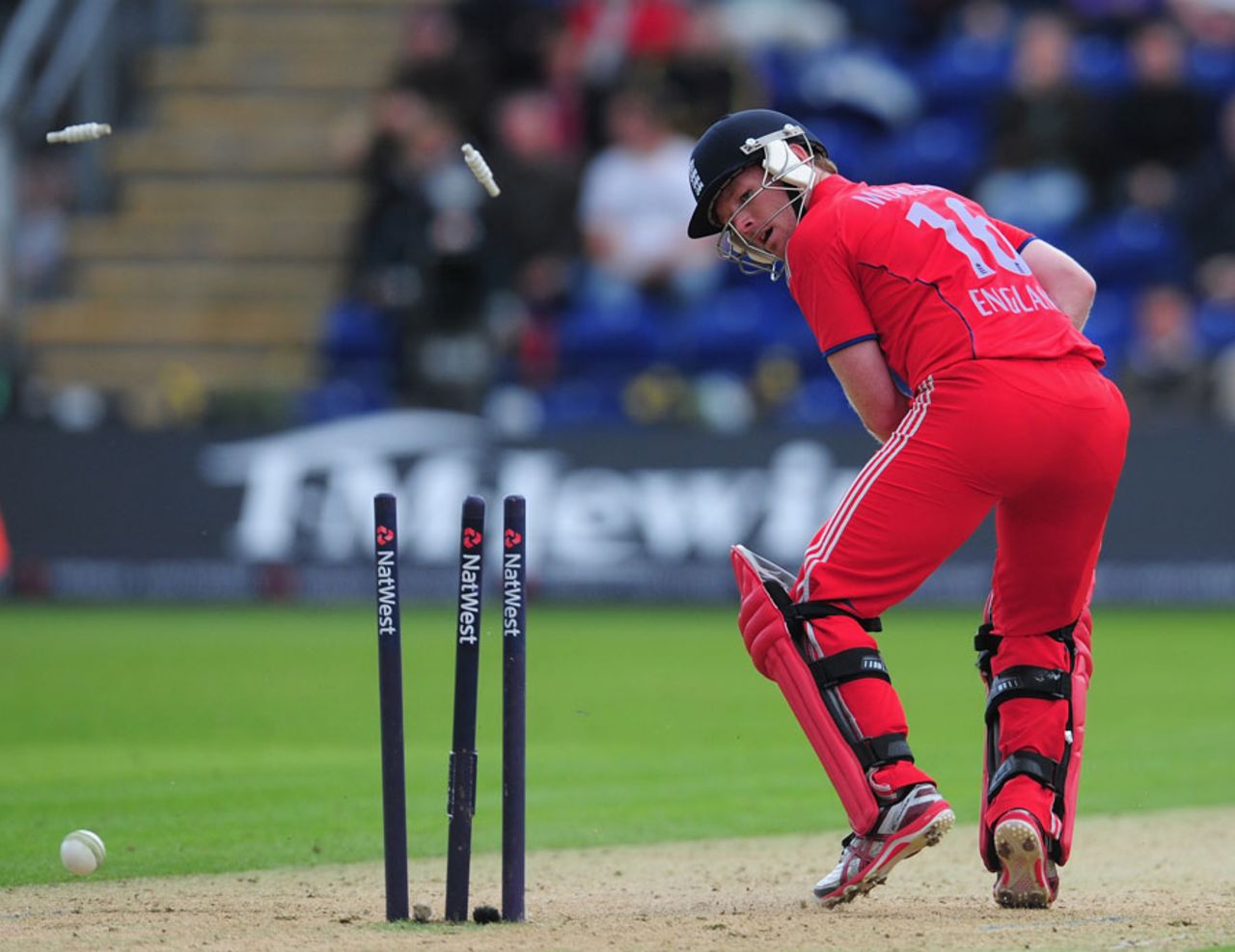 Eoin Morgan dragged on when well set, England v Australia, 4th NatWest ODI, Cardiff, September, 14, 2013