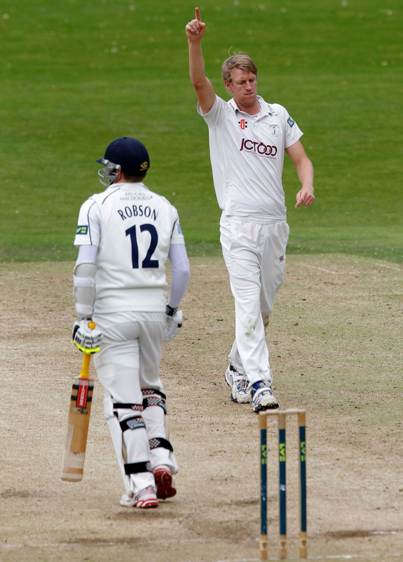 Steven Patterson removed Sam Robson for 3, Yorkshire v Middlesex, County Championship, Division One, Headingley, 4th day, September 20, 2013
