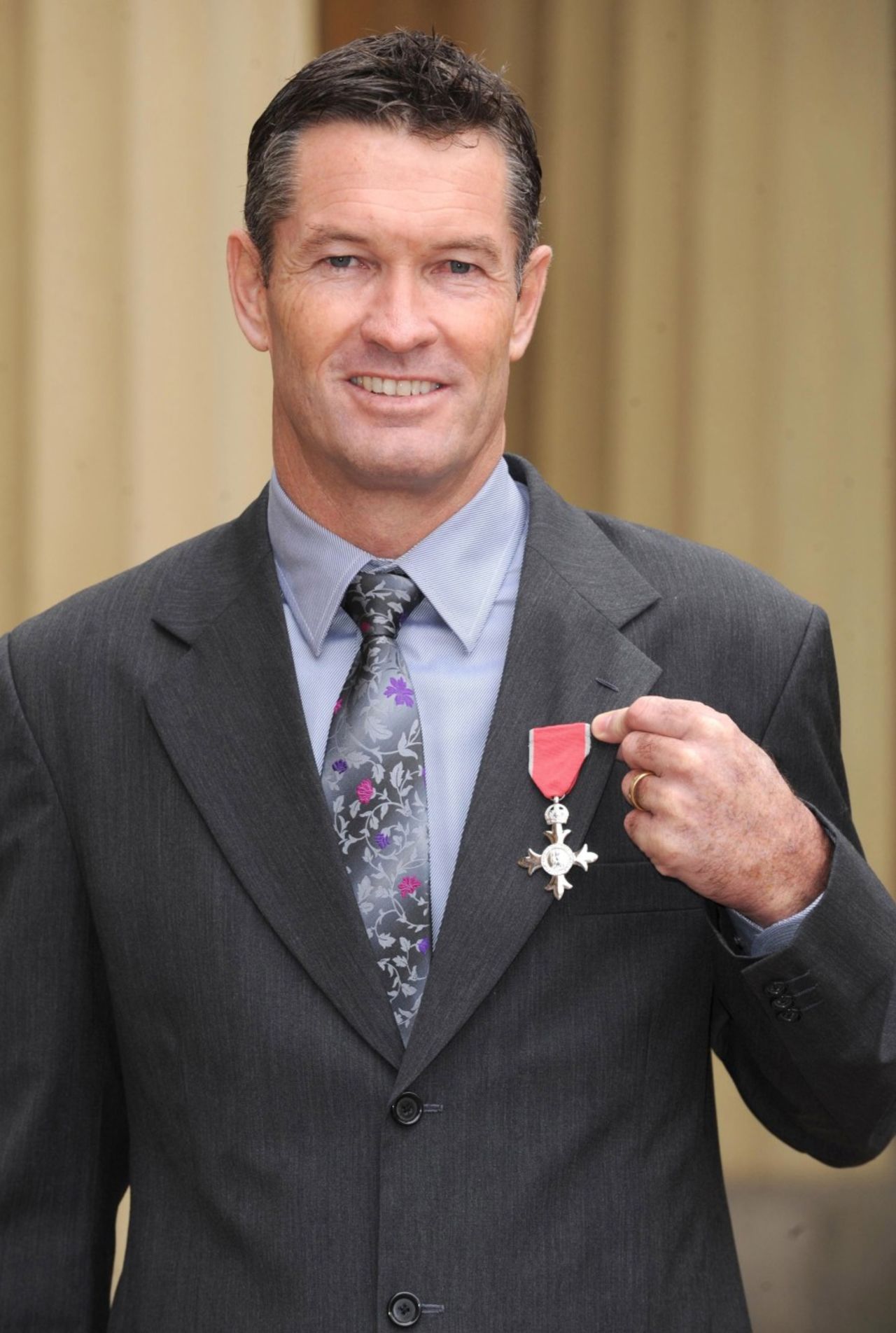 Graeme Hick with his MBE, London, October 20, 2009