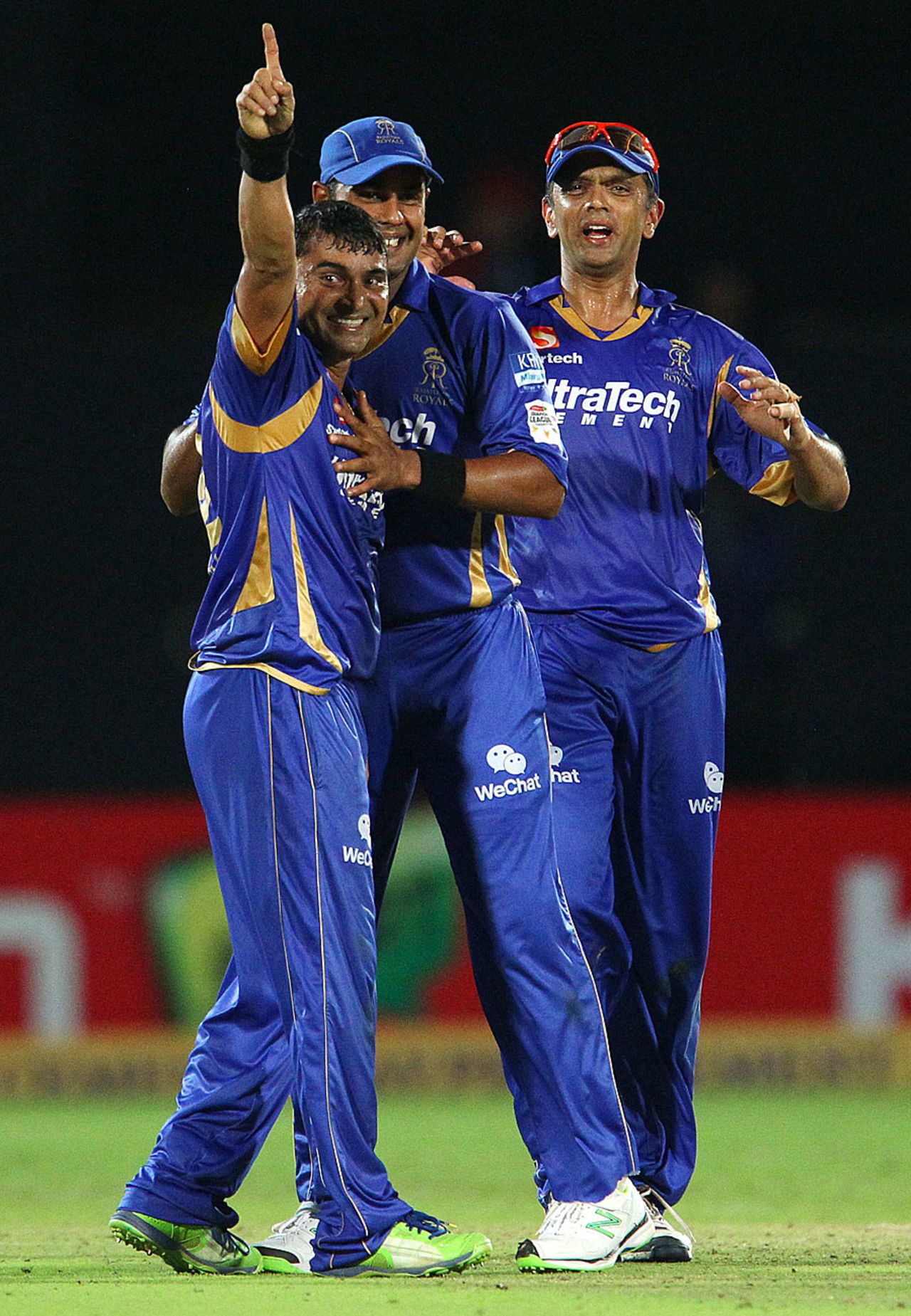 Pravin Tambe is the center of attention, Lions v Rajasthan Royals, Group A, Champions League 2013, Jaipur, September 25, 2013