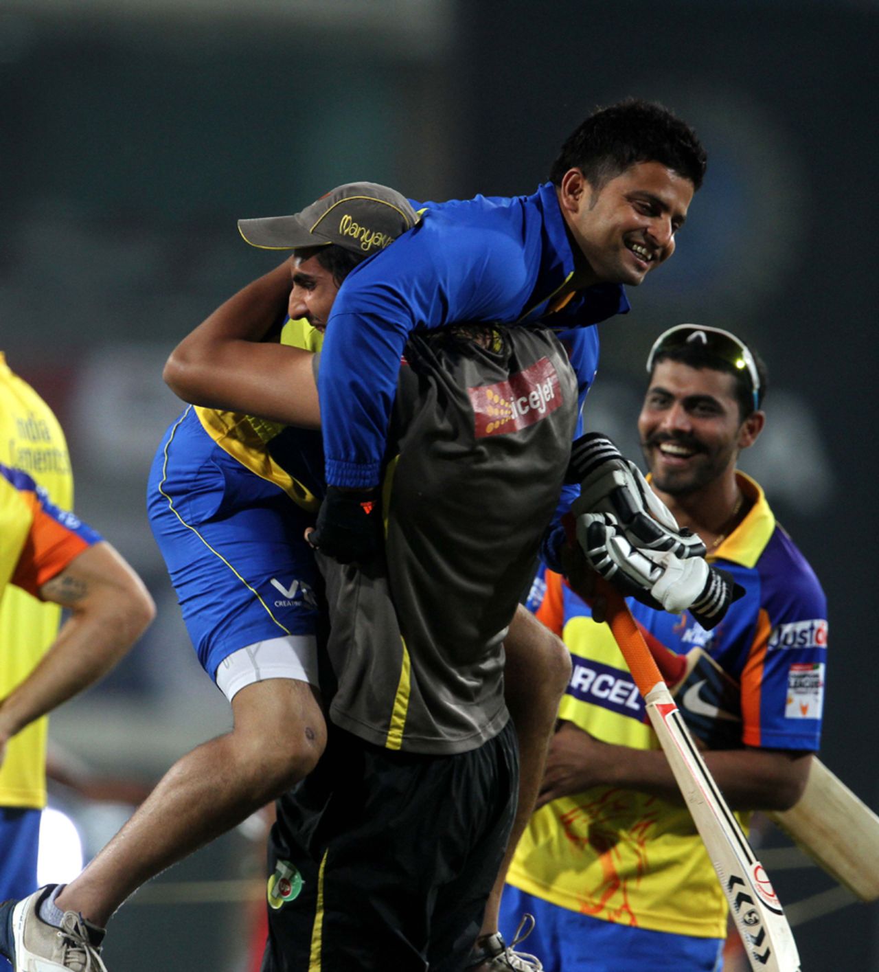Suresh Raina and Ishant Sharma have some fun before play, Chennai Super Kings v Sunrisers Hyderabad, Group B, Champions League 2013, Ranchi, September 26, 2013