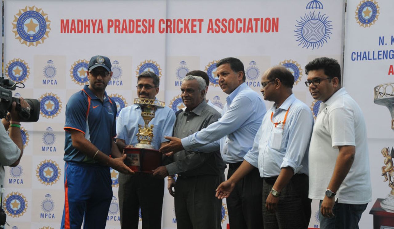 Yuvraj Singh with the NKP Salve Challenger trophy, India Blue v Delhi, Indore, September 29, 2013