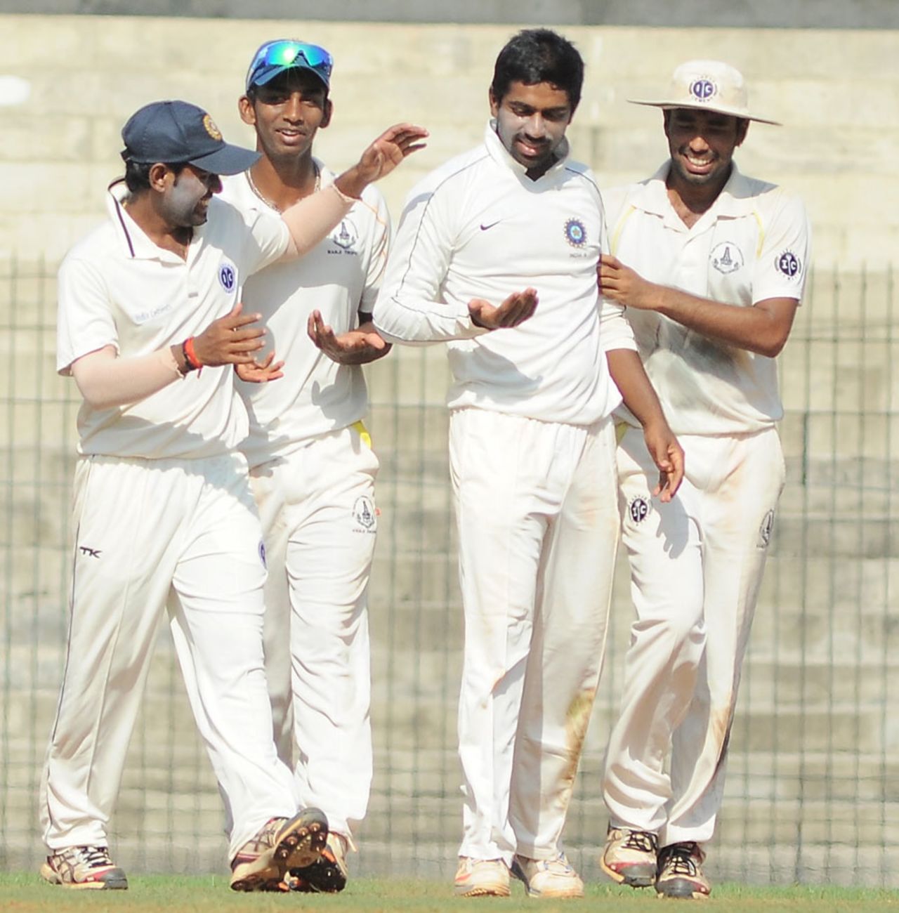 Abhinav Mukund is congratulated by team mates after picking up a wicket, South Zone v West Zone, Duleep Trophy, Day 3, Chennai, October 5, 2013