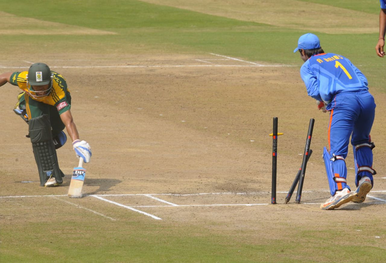 Clyde Fortuin was run out for four, India Under-19s v South Africa Under-19s, Final, Visakhapatnam, October 5, 2013
