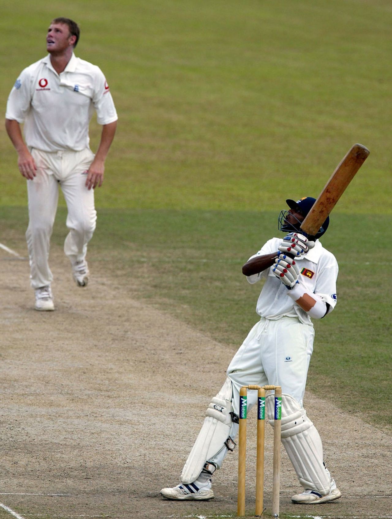 Tillakaratne Dilshan plays the pull shot against Andrew Flintoff, Sri Lanka v England, 2nd Test, 4th day, Kandy, December 13, 2013