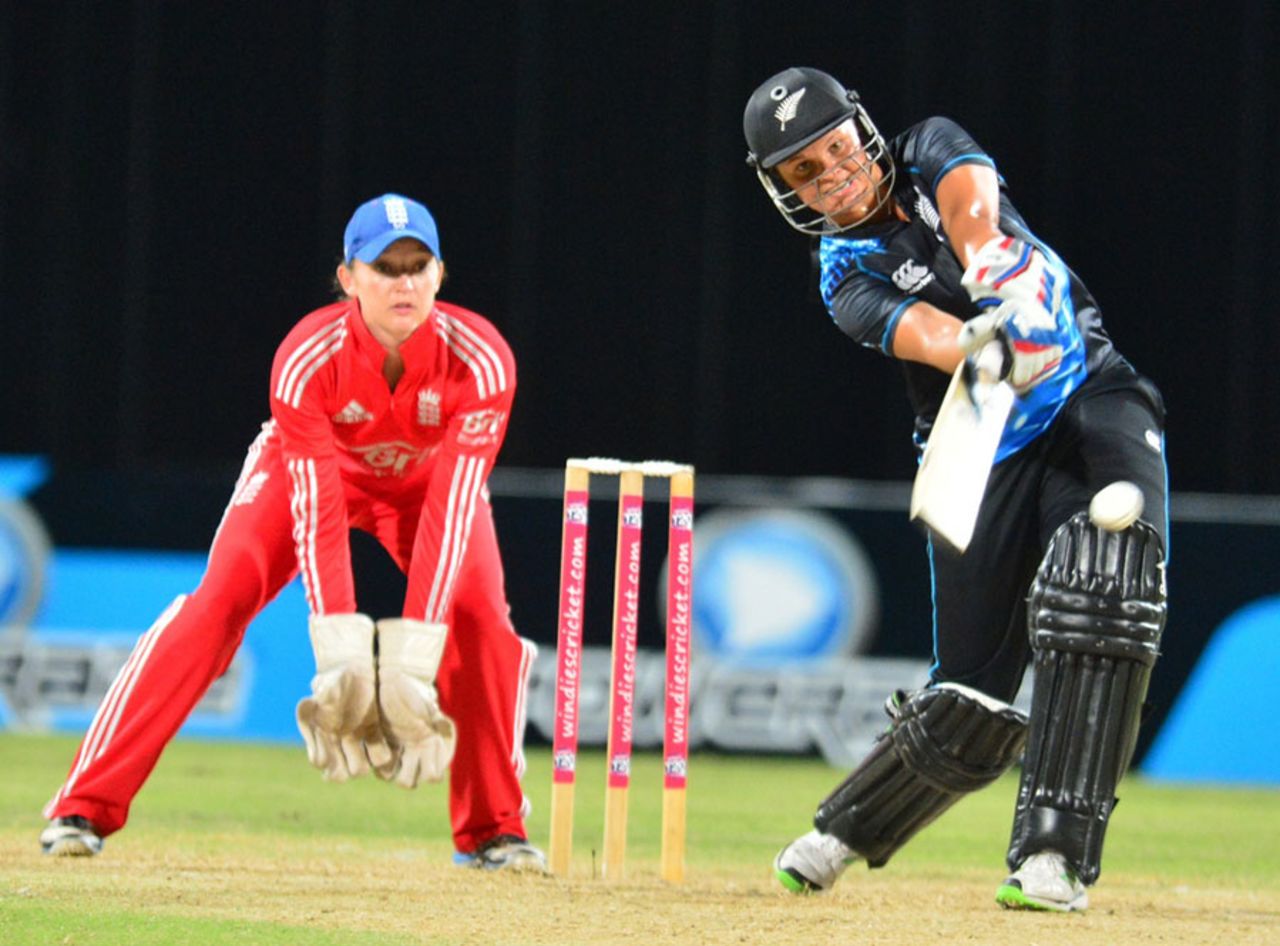Suzie Bates hits out during her 48, England Women v New Zealand Women, West Indies Tri-Nation Twenty20, Barbados, October 16, 2013
