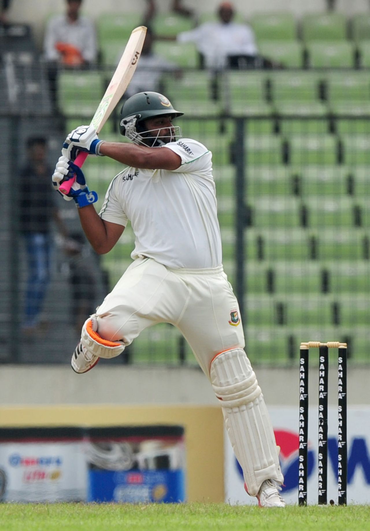 Tamim Iqbal goes on the attack, Bangladesh v New Zealand, 2nd Test, 1st day, Mirpur, October 21, 2013