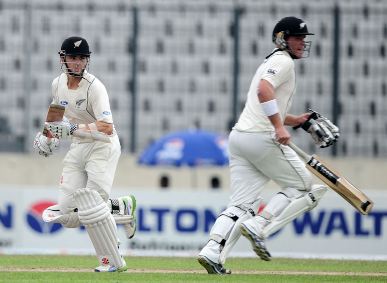 Corey Anderson and Kane Williamson were involved in a fifth-wicket century stand, Bangladesh v New Zealand, 2nd Test, 3rd day, Mirpur, October 23, 2013