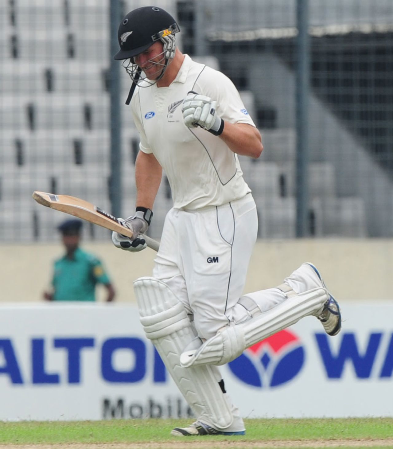 Corey Anderson exults after reaching his century, Bangladesh v New Zealand, 2nd Test, 3rd day, Mirpur, October 23, 2013