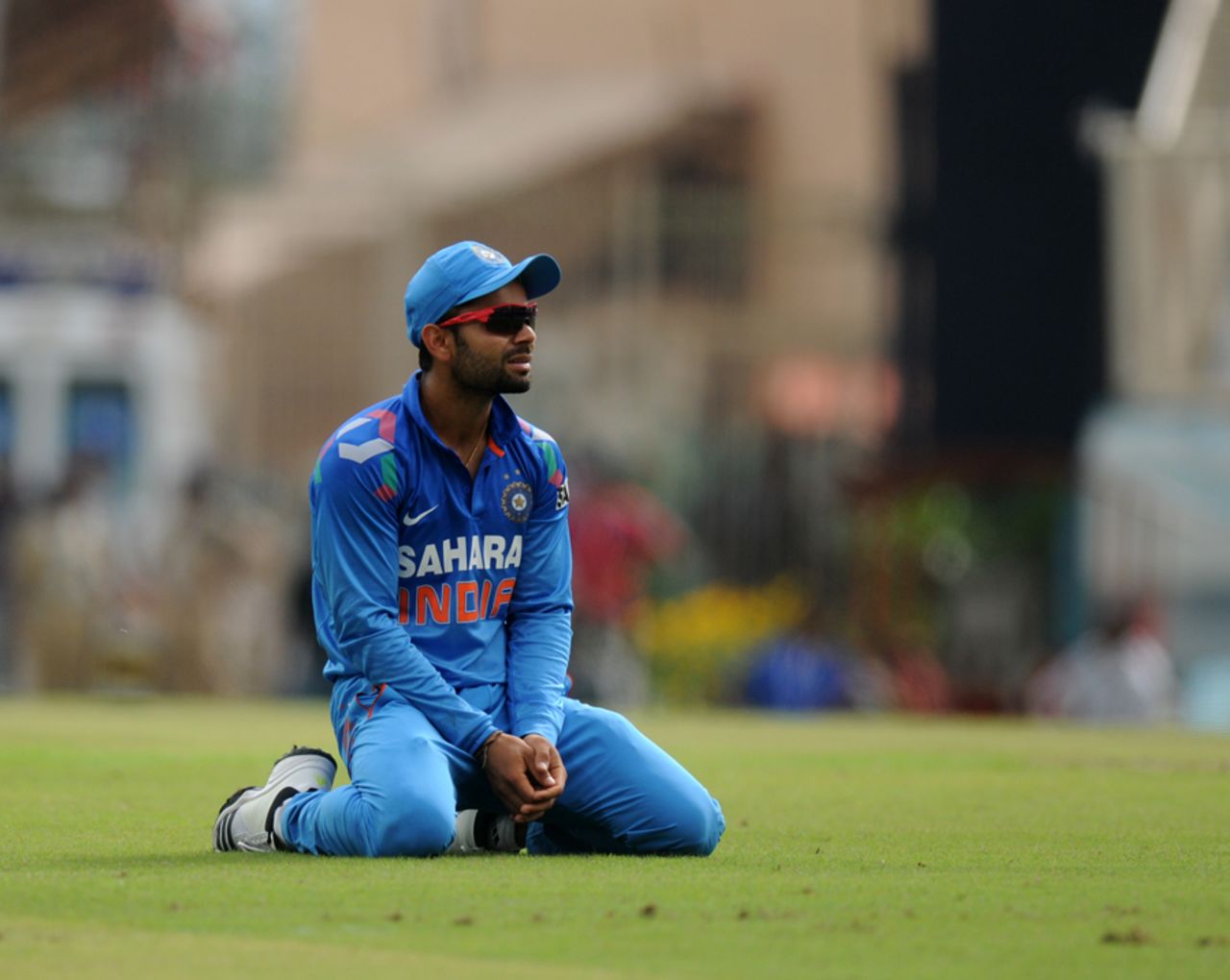 Virat Kohli reacts after grassing a catch,  India v Australia, 4th ODI, Ranchi, October 23, 2013