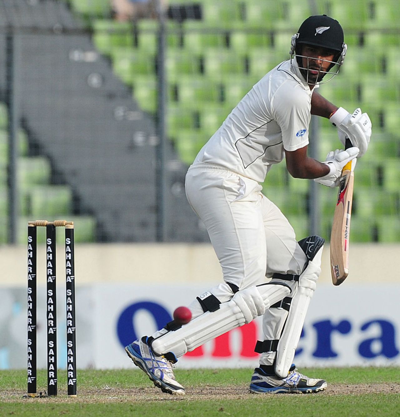 Ish Sodhi steers the ball behind the wicket, Bangladesh v New Zealand, 2nd Test, 3rd day, Mirpur, October 23, 2013