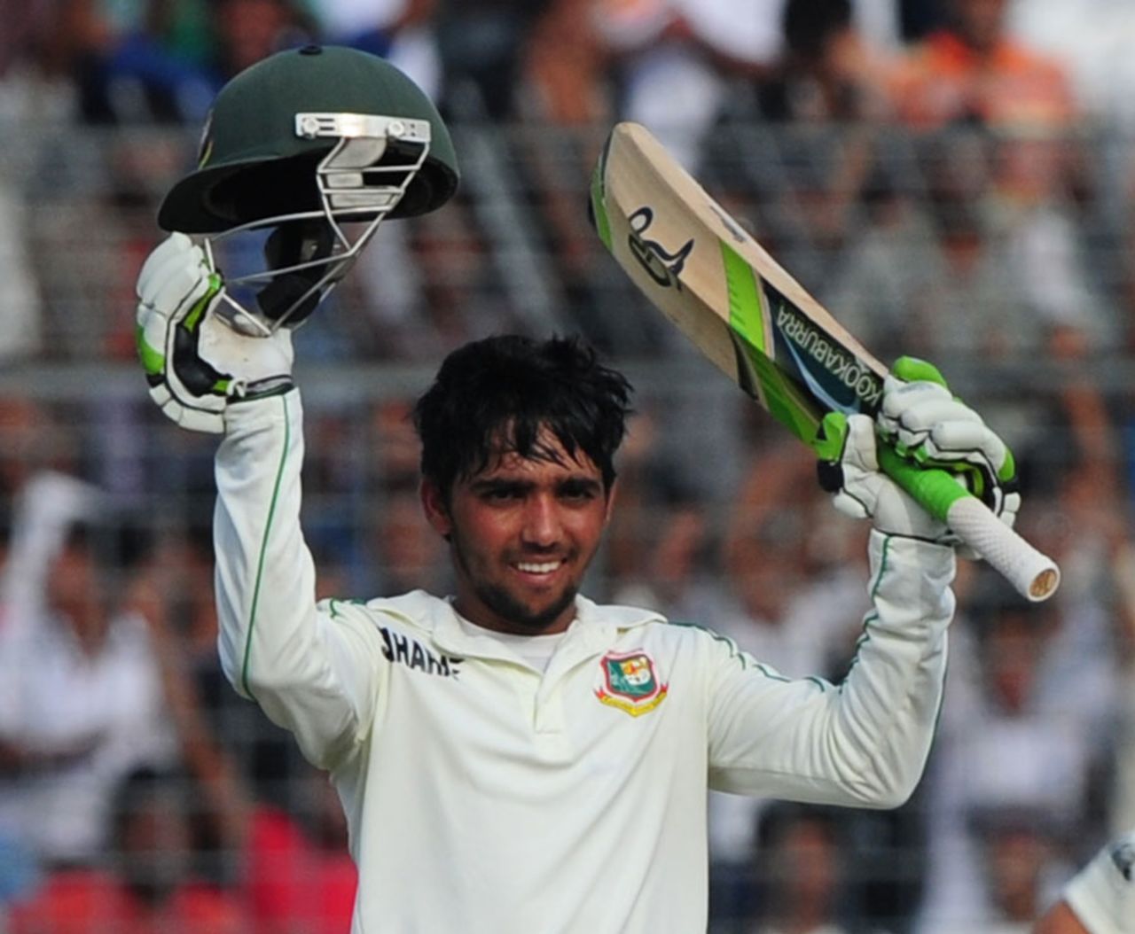 Mominul Haque is overjoyed after his second Test ton, Bangladesh v New Zealand, 2nd Test, 4th day, Mirpur, October 24, 2013
