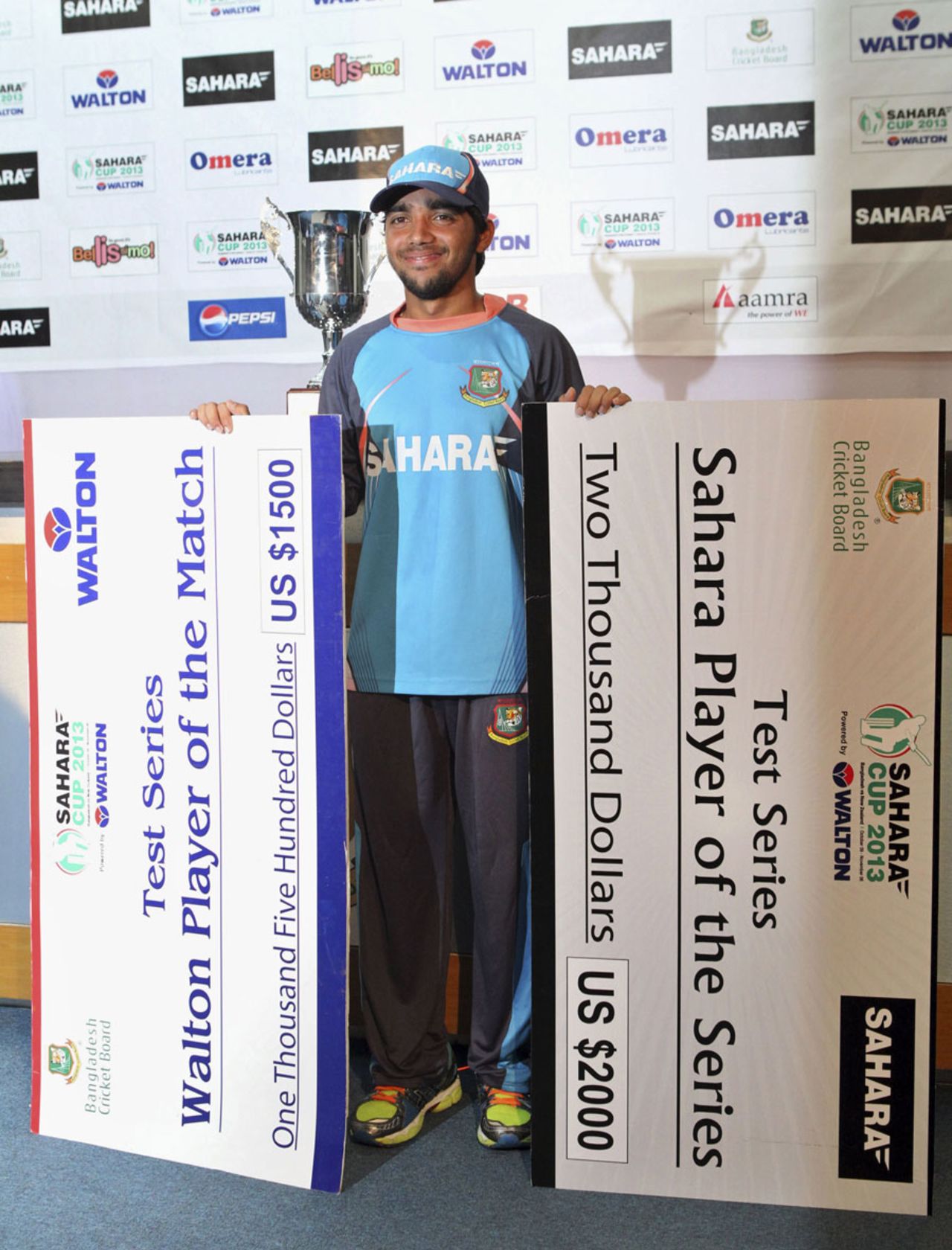 Mominul Haque was named Man of the Match, as well as Man of the Series, Bangladesh v New Zealand, 2nd Test, 5th day, Mirpur, October 25, 2013