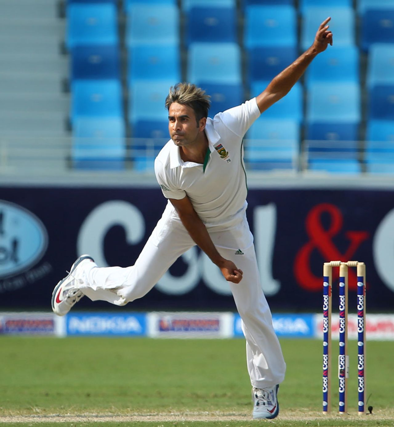 Imran Tahir bowled Younis Khan out for 36, Pakistan v South Africa, 2nd Test, Dubai, 3rd day, October 25, 2013