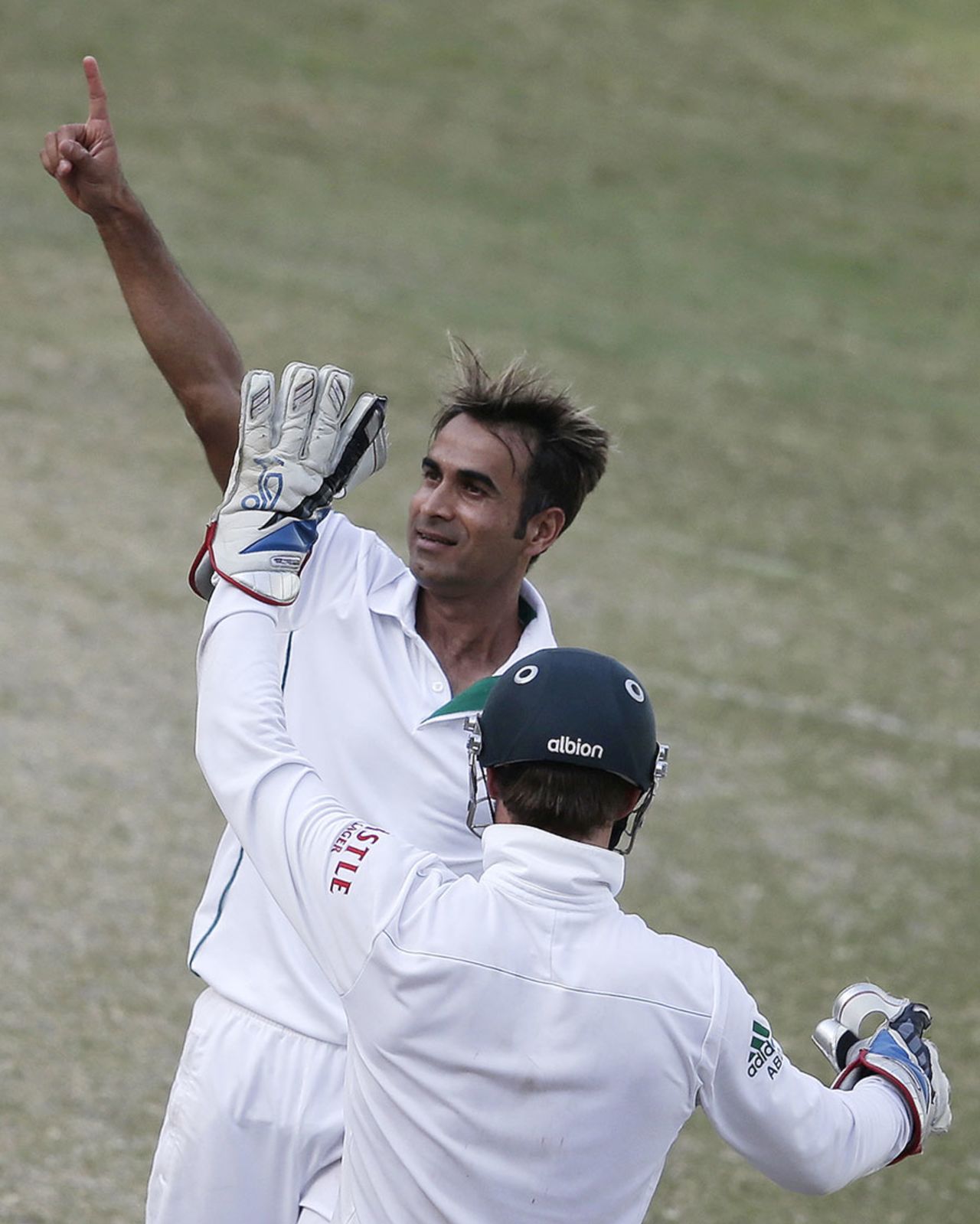 Imran Tahir picked up eight wickets in the match, Pakistan v South Africa, 2nd Test, Dubai, 4th day, October 26, 2013