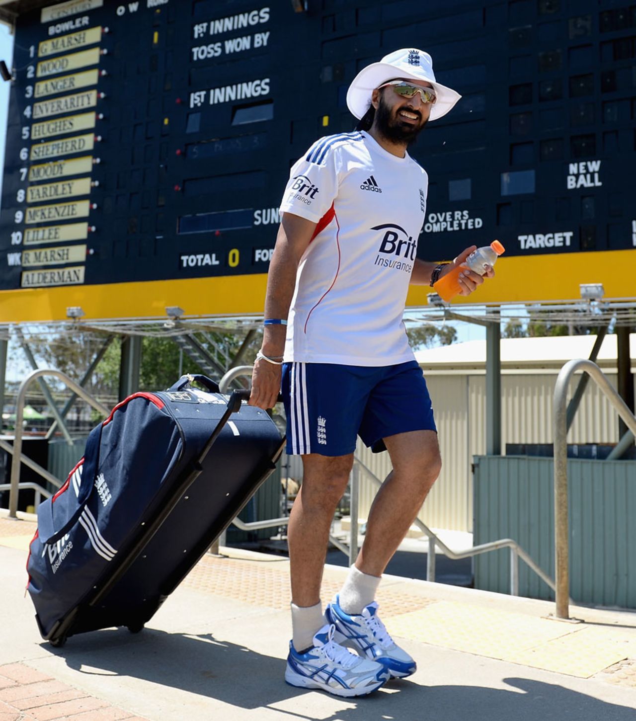 Monty Panesar walks to the dressing room during a training session, Perth, October 27, 2013