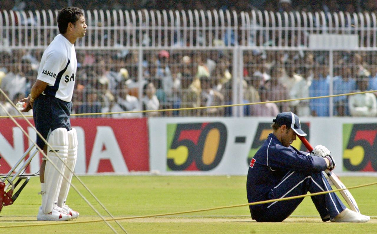 Sachin Tendulkar and Matthew Hayden examine the Nagpur pitch, Nagpur, October 25, 2004